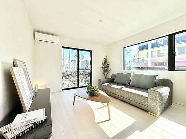 【【現地モデルハウス LDK】】LDK全体で一体感が生み出されており、どこに居ても家族を身近に感じられます。