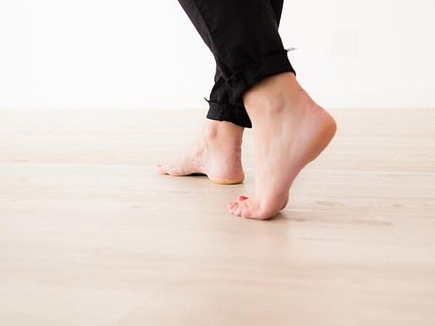 【【床暖房】】部屋全体を効率よく暖める床暖房を、リビング・ダイニングに設置。空気の対流が起こらず、ホコリやチリの飛散を抑えます。