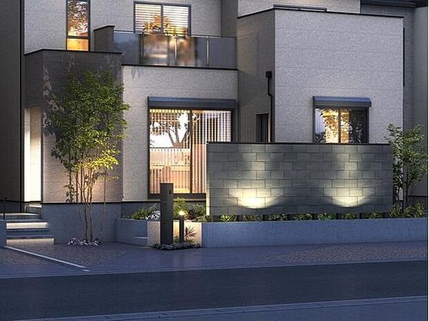 【【外観完成イメージ】】夜間はガーデンライトが住まいと植栽を照らして、日中とは見え方が変わる外観が演出されます。
※画像はイメージパースのため実際と異なる場合がございます