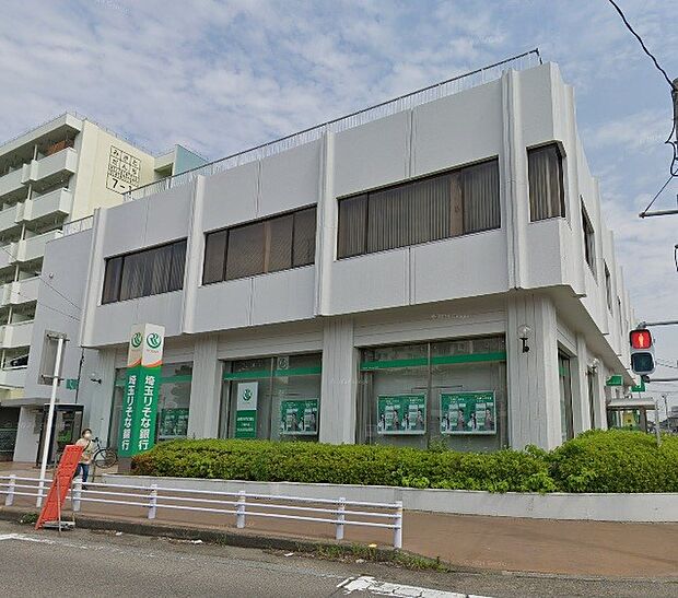 埼玉りそな銀行 三郷支店みさと団地出張所（約2,400m・徒歩30分）