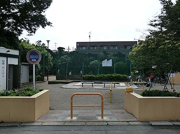 三峰公園　（約720m）