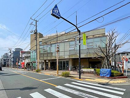 松江区民フ?ラサ?　松江図書館（現地より徒歩6分） 約440m