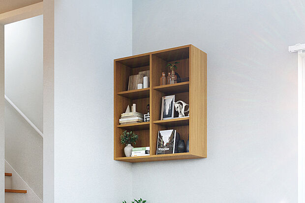 【【プディ（本棚）】】家族がゆったり寛げるリビングの一角にカウンター付のSOHOコーナーをご用意しました。使い勝手の良いプディも採用しギャラリースペースとしても利用できます。