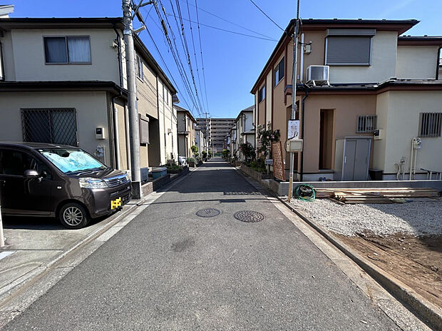 【【前面道路/4.2m】】閑静な住宅街の為、車の入出庫も落ち着いて行うことができます