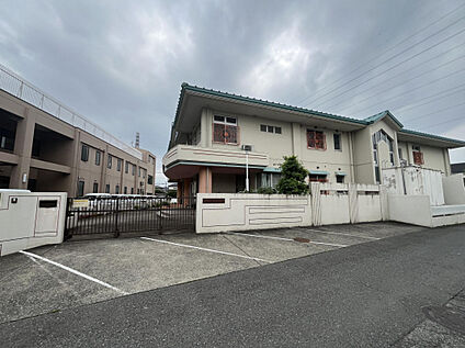 ひまわり東幼稚園 240m