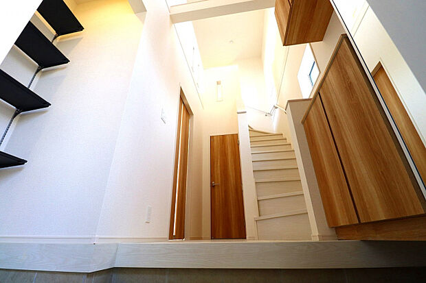 【玄関吹き抜け】