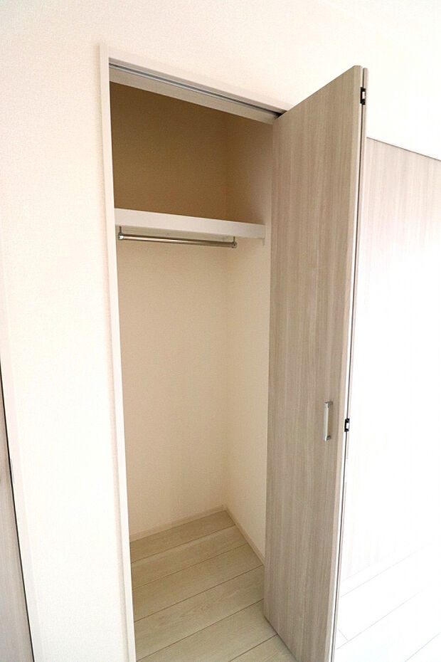 【【1号棟クローク】】リビングがいつでもすっきり♪片付けが楽になる習慣収納!