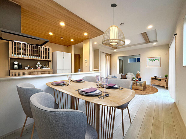 （1）号棟　リビング（※家具等をCGで加工しています。家具付き販売ではございません。） 　