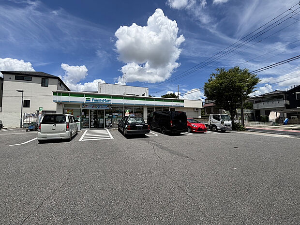 ファミリーマート豊明二村台店（約124m）