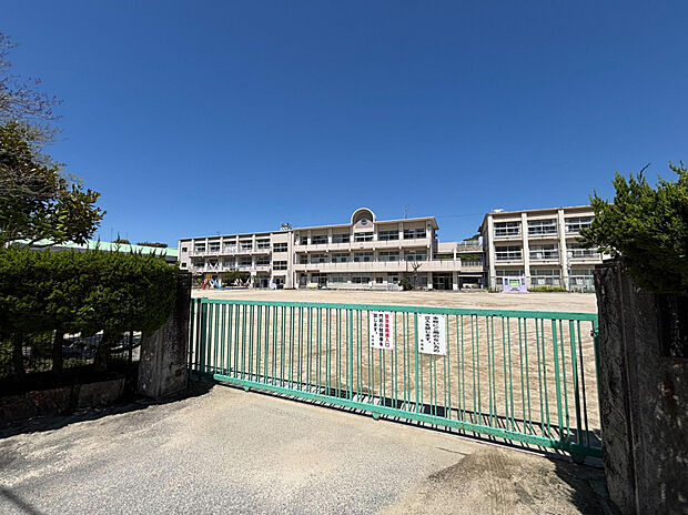 藤川小学校（約1,490m）
