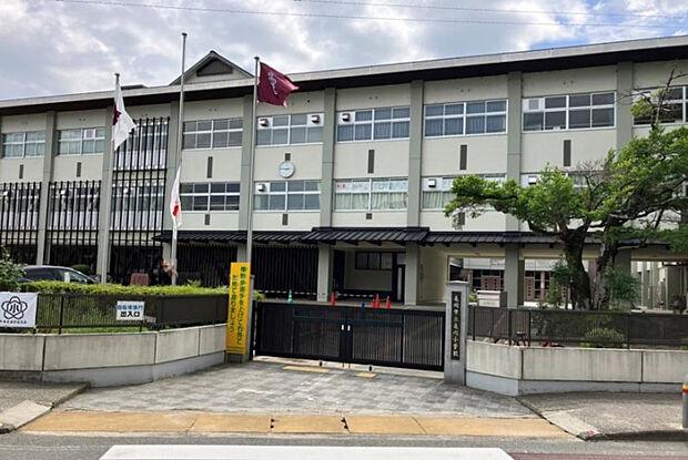 亀岡小学校