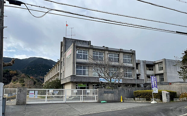 大津市立日吉台小学校(約250m)