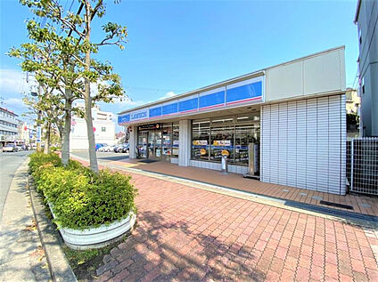 ローソン奈良鳥見町店 800m