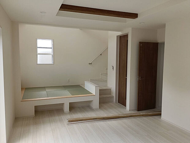 【2026年3月下旬撮影】洋風タタミが入りました