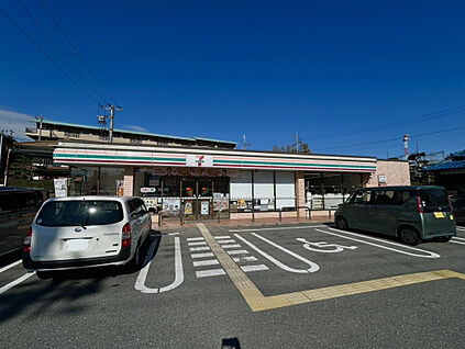 セブンイレブン生駒北田原町店 1300m