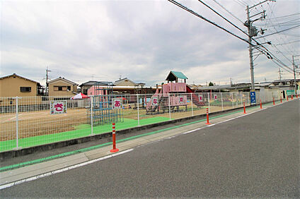 市立浮孔幼稚園 220m