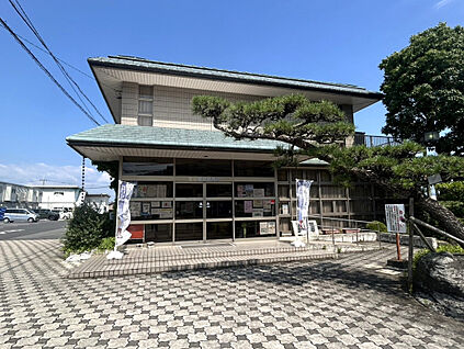 市立當麻図書館 220m