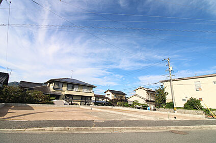 前面道路から見た宅地