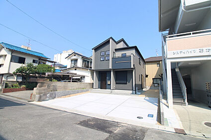 前面道路から見た宅地