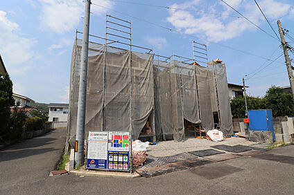 【現地写真（左1号棟、右2号棟）】