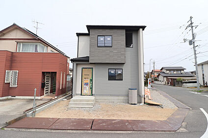 【現地写真（基礎工事完了）】