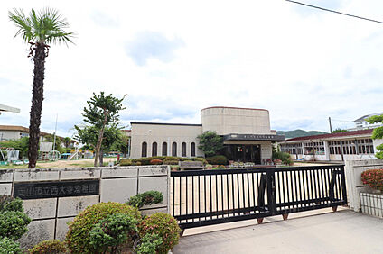 西大寺幼稚園 450m