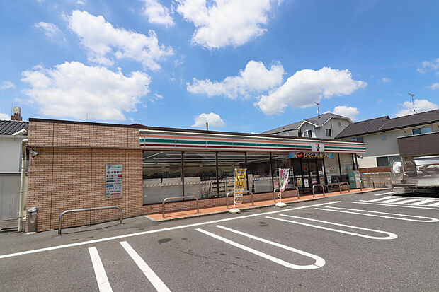 セブン‐イレブン岡山関店（約500m）