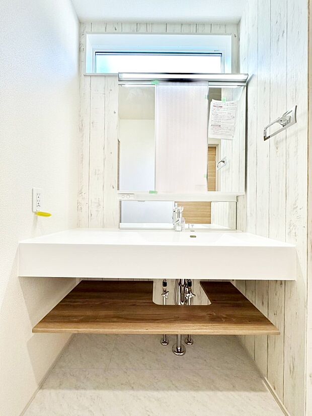 収納力と機能性に優れた洗面化粧台