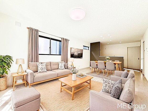 落ち着いた雰囲気のＬＤＫは家族みんなの快適空間※家具はCGです