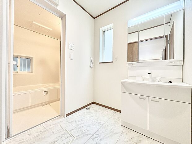 広々とゆとりのあるランドリースペース。  