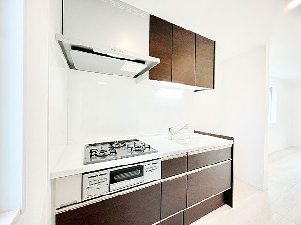 広々とした使い勝手の良いキッチンで日々のお料理も楽しくなりそう