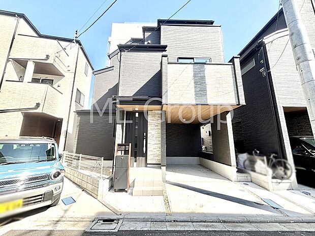 堂々完成！たっぷりの陽光と開放感に包まれる明るい住まい。 