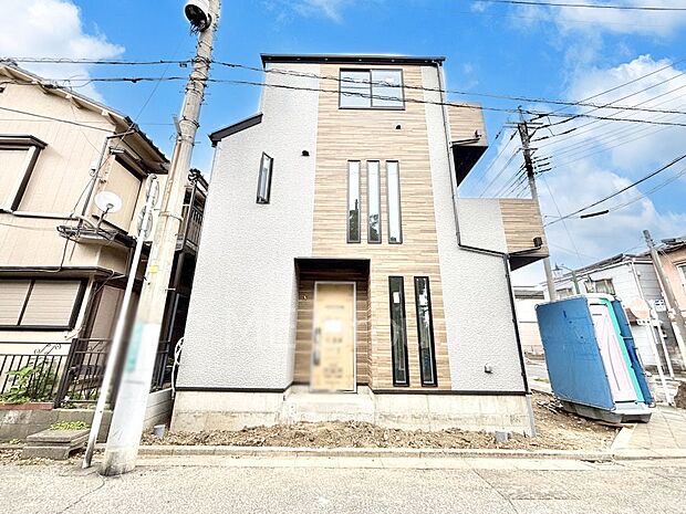 洗練された外観、上質な住空間が広がる室内は永く安心して過ごせる住居です。