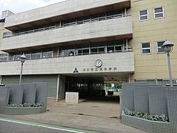 東武伊勢崎線「草加」駅 バス乗車18分、新郷支所バス停下車 徒歩5分