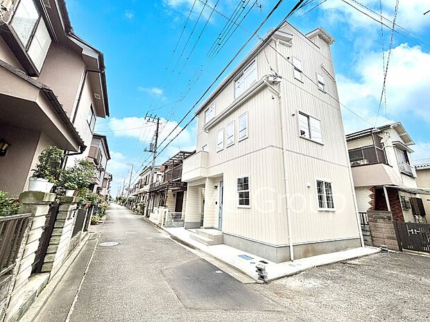 【前面道路含む現地写真】前面道路はきちんと整備されています