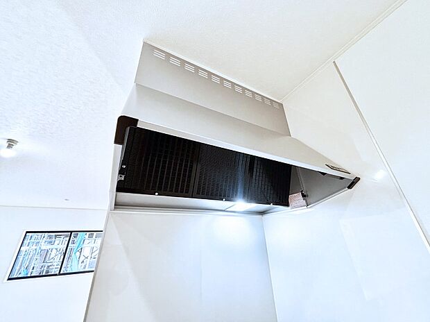 【レンジフード】基本的なお手入れはフィルターのみ!お手入れのしやすさも魅力です。