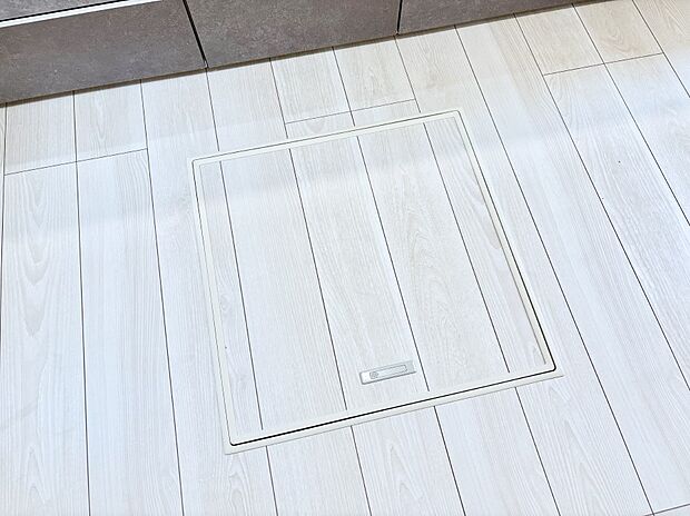 【床下収納】床下収納付き!日用品・非常用品の収納にも大活躍。