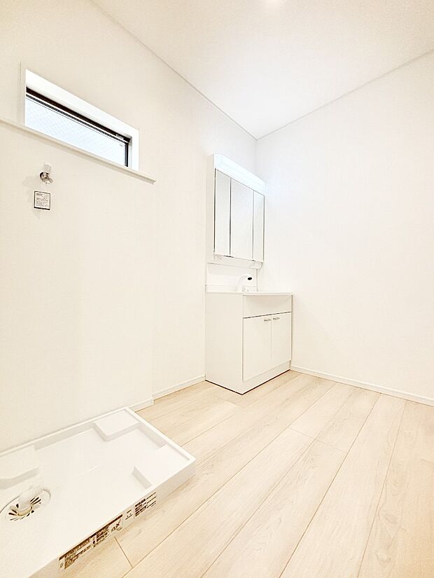 【ランドリースペース】広々とゆとりのあるランドリースペース。