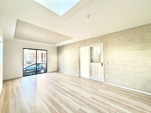 【ダイニング】家族の笑顔が自然と生まれてくる、そんな雰囲気のダイニングに仕上がっています。