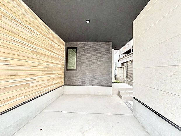 【駐車場】ビルトインタイプは大切なお車を傷や汚れから守ることができます。