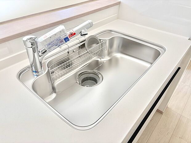 【シンク】広々としたシンクでお料理やお皿洗いもラクラク快適に!