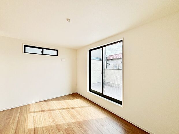 【洋室】バルコニーが開放感をプラスしてくれる洋室