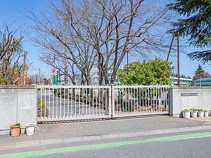 新座市立第三中学校 1050m