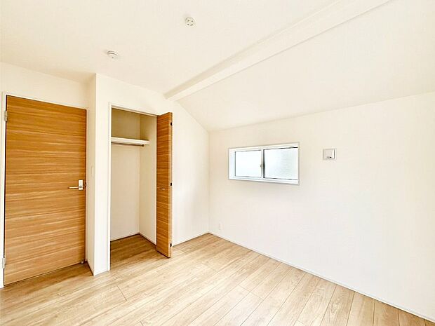 【洋室】バルコニーが開放感をプラスしてくれる洋室