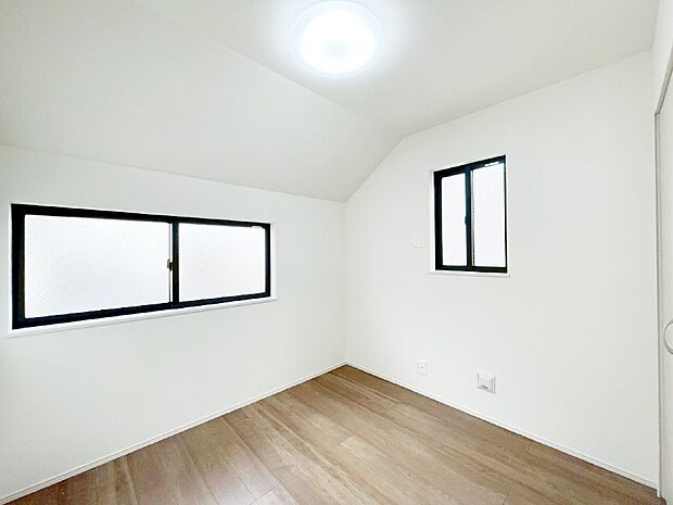 【洋室】爽やかな日差しがお部屋全体を優しく包み込んでくれます