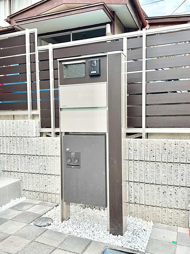 【その他現地】表札・インターホン・ポストをひとつに集約