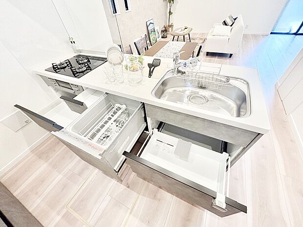 【その他設備(スライド収納)】使いやすさを優先したスライド式収納タイプ!