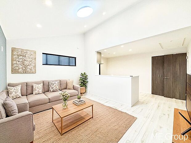 【リビング】落ち着いた雰囲気のＬＤＫは家族みんなの快適空間※家具はCGです