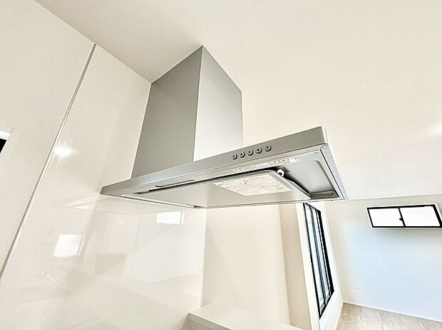 【レンジフード】フラットタイプのレンジフード、お手入れがしやすいですね！