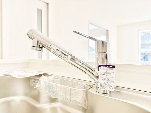 【浄水器】いつでも清潔なおいしいお水を。一つの水栓で水道水と浄水を使い分け。